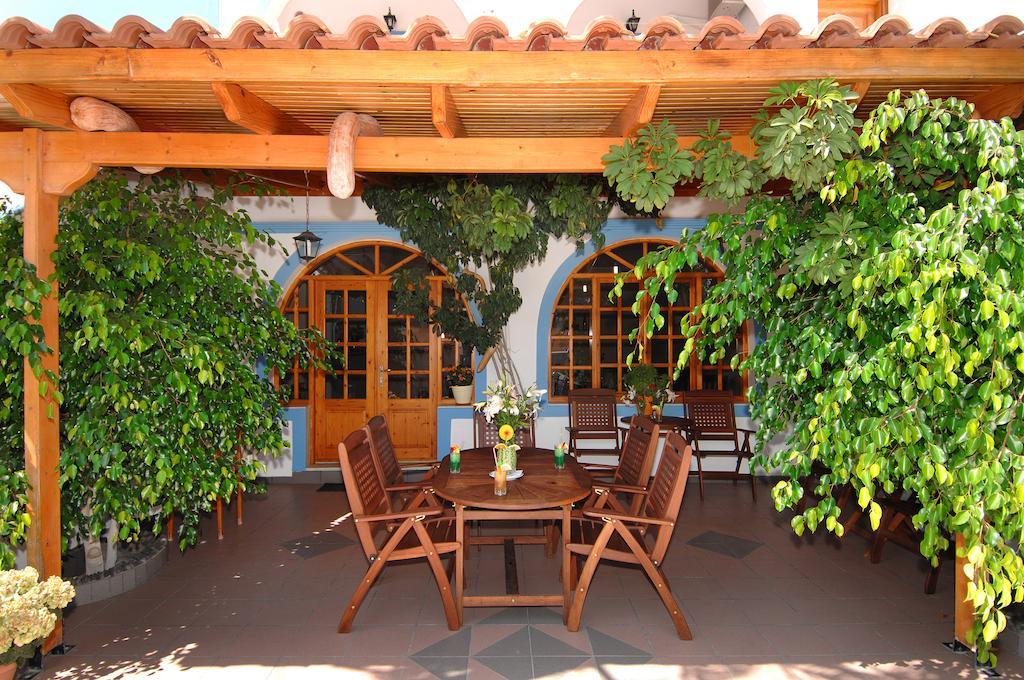 Villa Margarita Karterados  Exterior photo